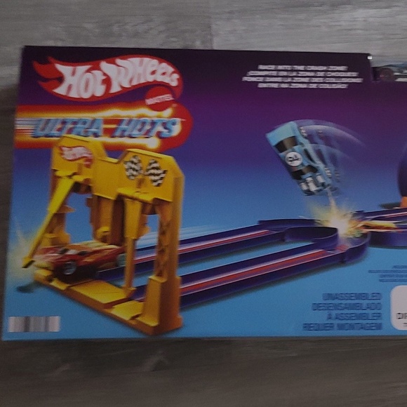 Hot Wheels Ultra Hots Wild Drive Drag Race Trackset NIB - Picture 1 of 4